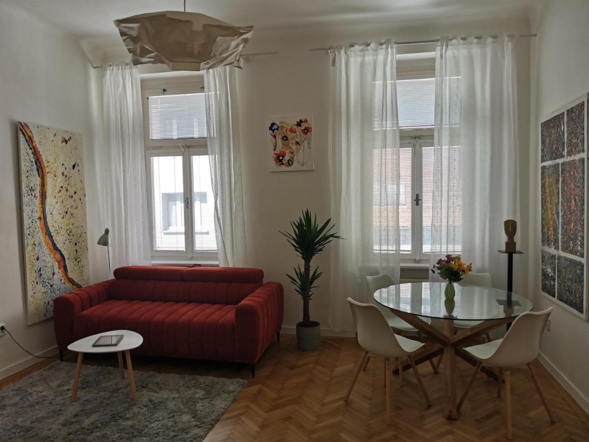 Downtown 3 Bdr Charm - Walk To All Attractions 布拉迪斯拉发 外观 照片